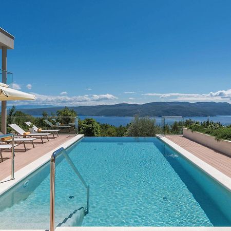 Nice Apartment In Plomin With Jacuzzi Extérieur photo