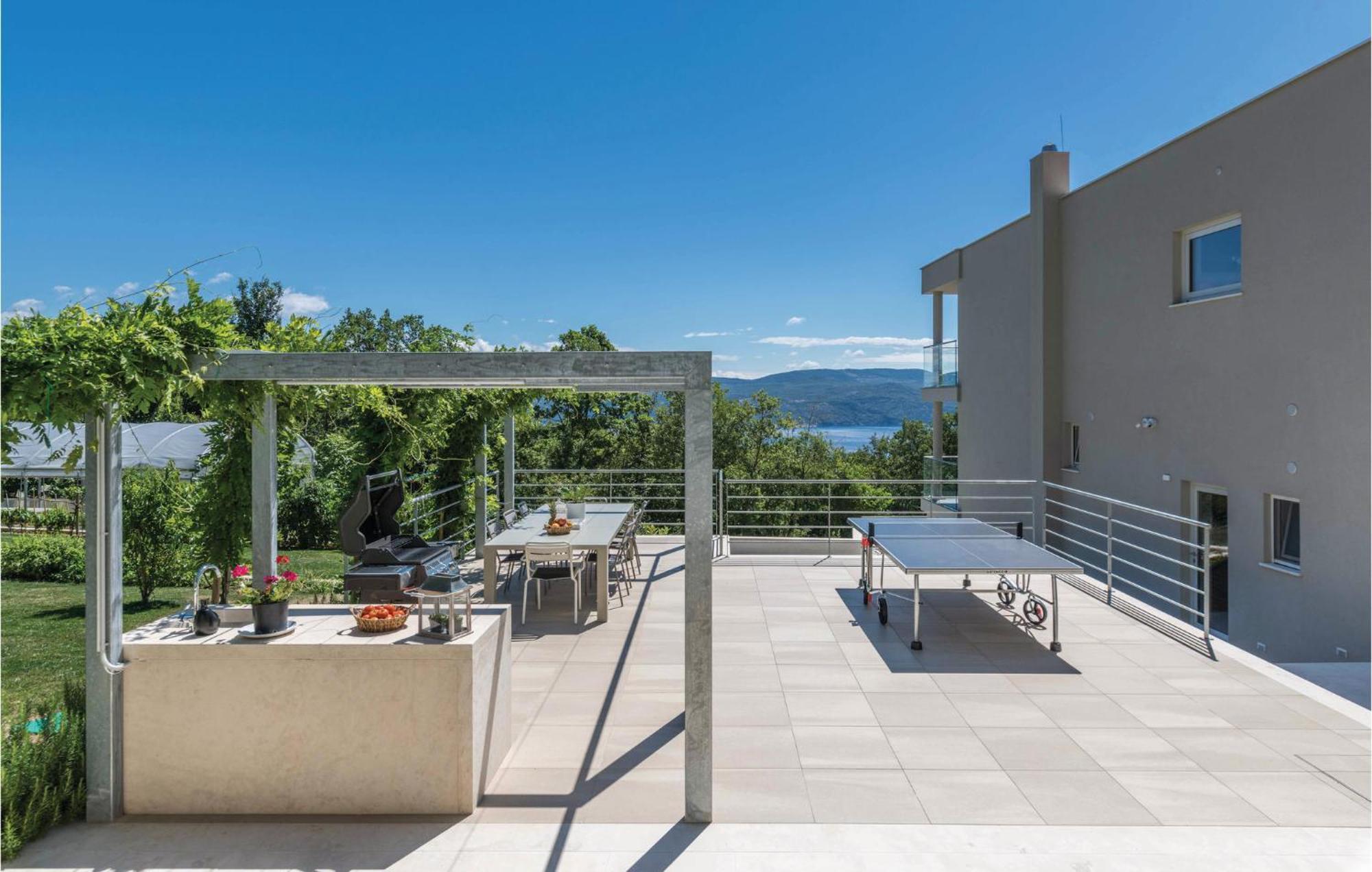 Nice Apartment In Plomin With Jacuzzi Extérieur photo