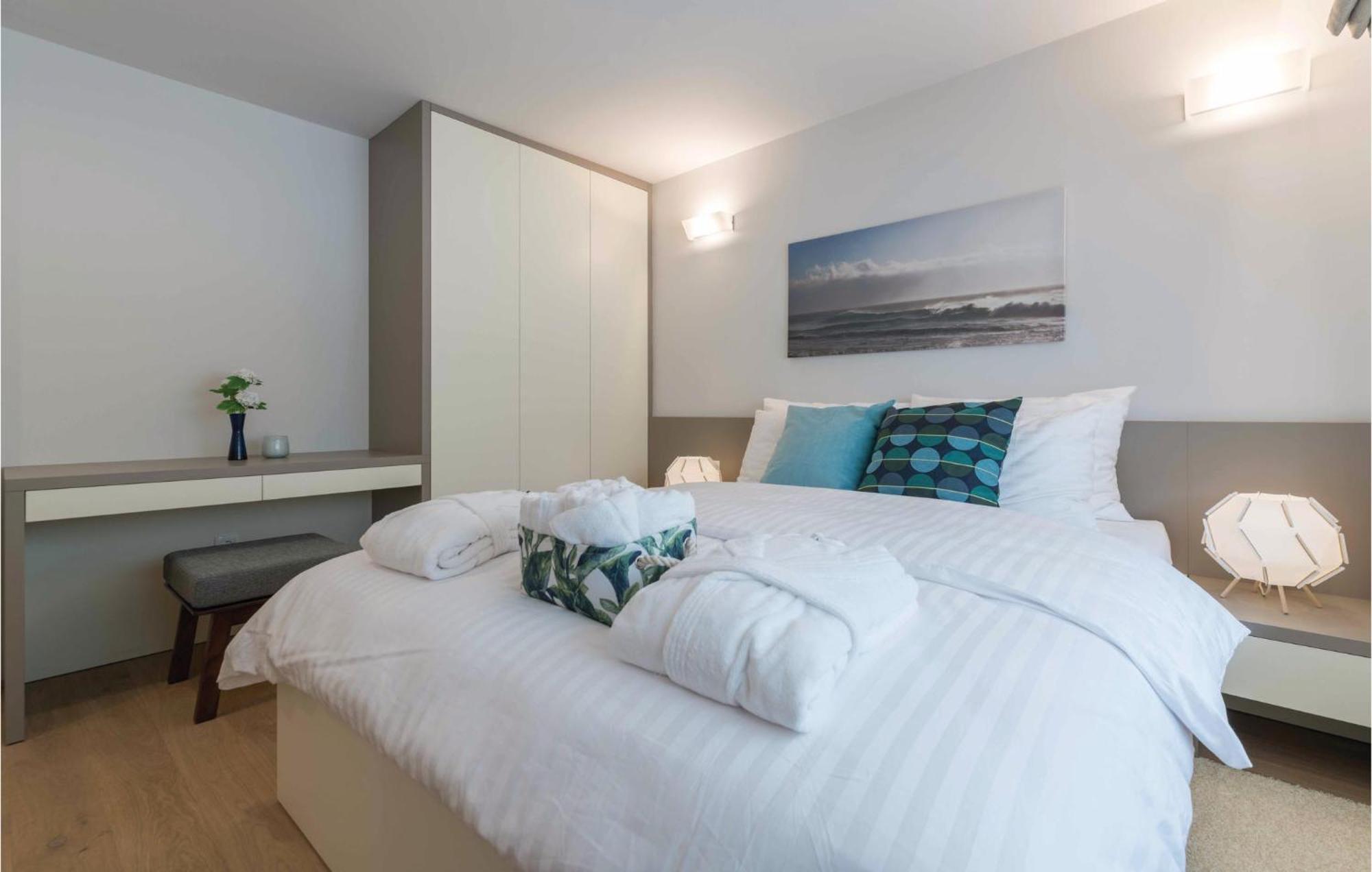 Nice Apartment In Plomin With Jacuzzi Extérieur photo