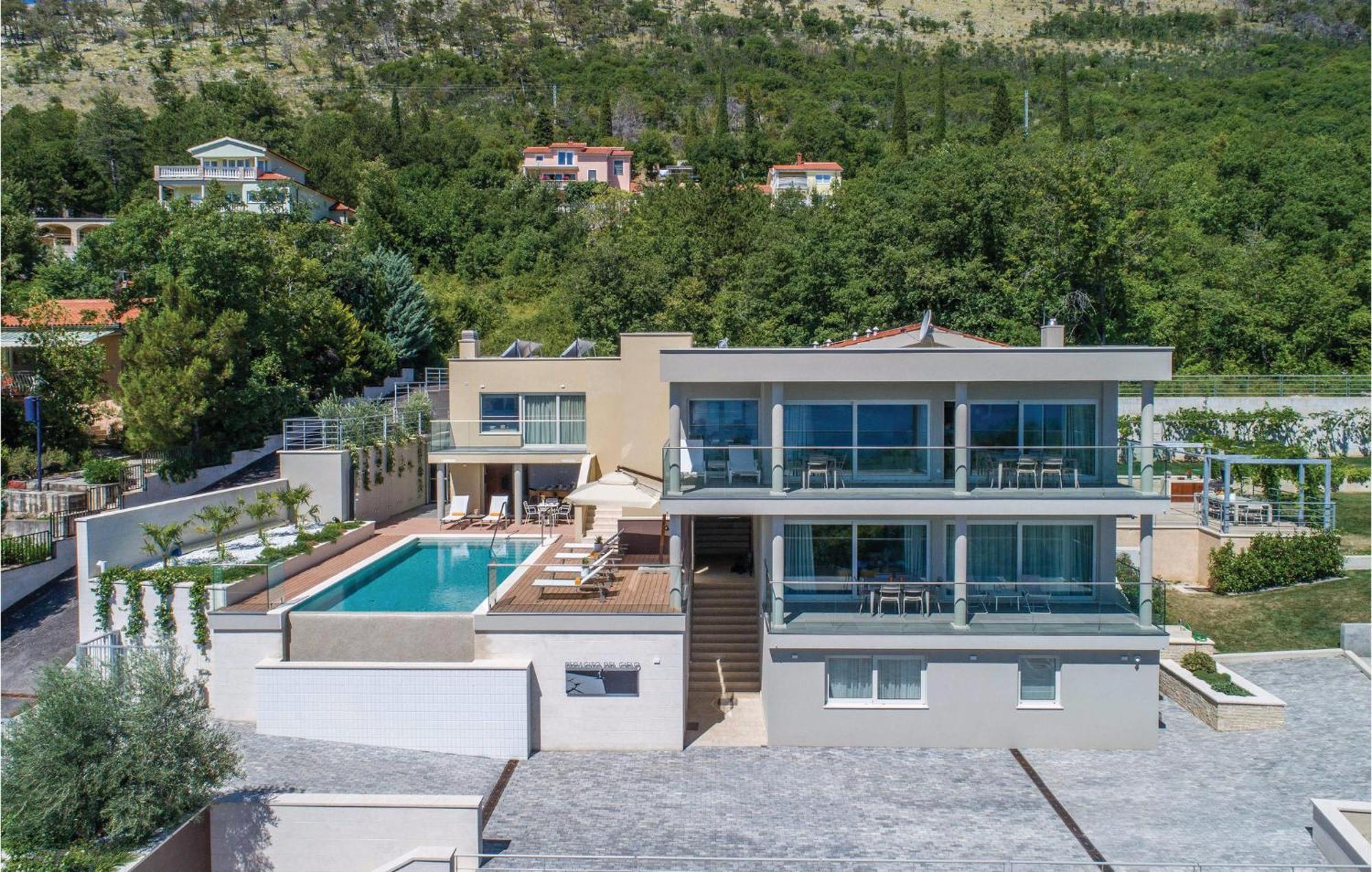 Nice Apartment In Plomin With Jacuzzi Extérieur photo